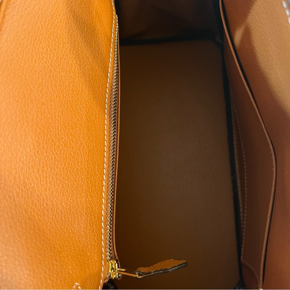 25 cm genuine Togo leather featuring an embossed crocodile print. - Picture 5 of 11